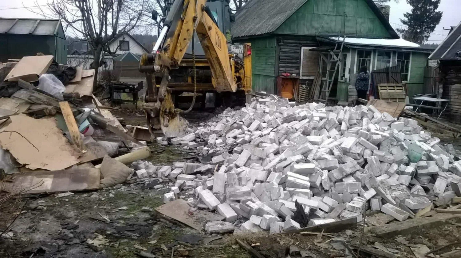 Вывоз мусора после сноса здания в Оренбурге от ПроМусор – цена от 5085 руб., утилизация и уборка стройотходов