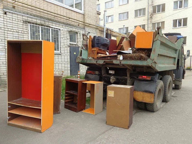 Вывоз шкафа в Оренбурге от ПроМусор — недорого, демонтаж, утилизация, вывоз из квартиры от 864 руб