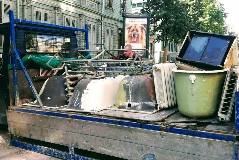 Вывоз старой сантехники в Оренбурге от ПроМусор: быстро, недорого от 559 руб., утилизация и грузчики