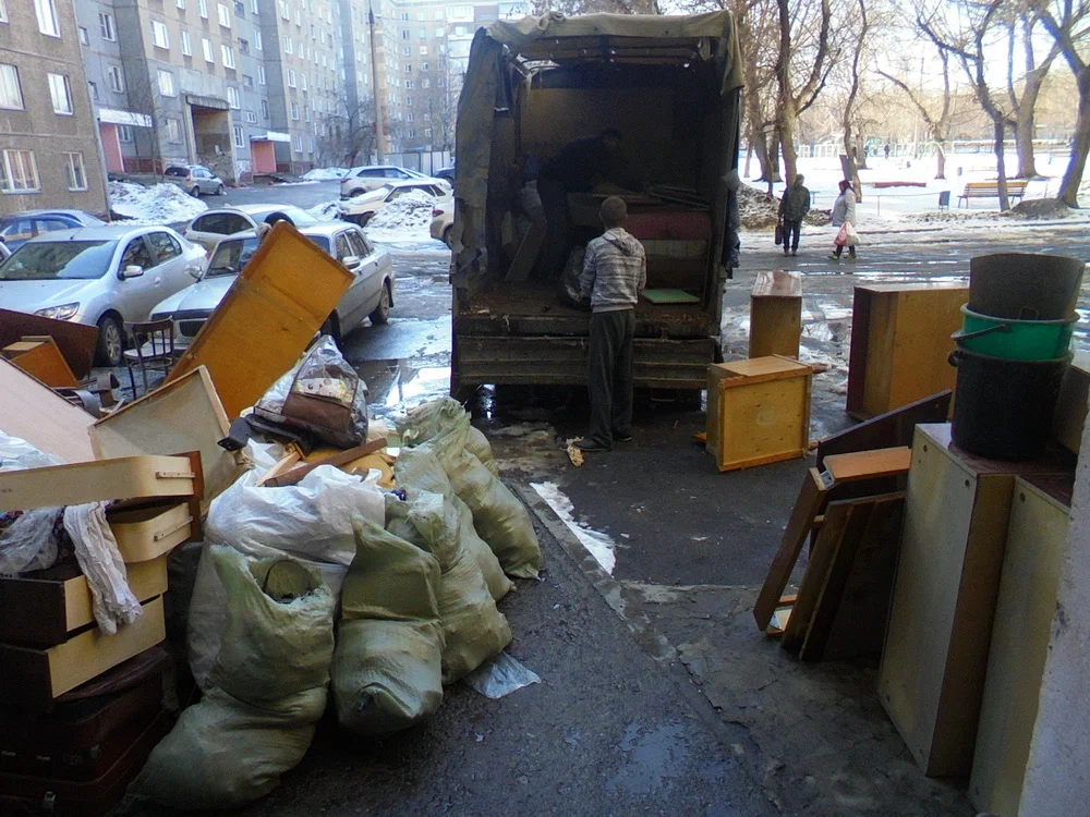 Вывоз мусора из подвала с утилизацией в Оренбурге в октябре