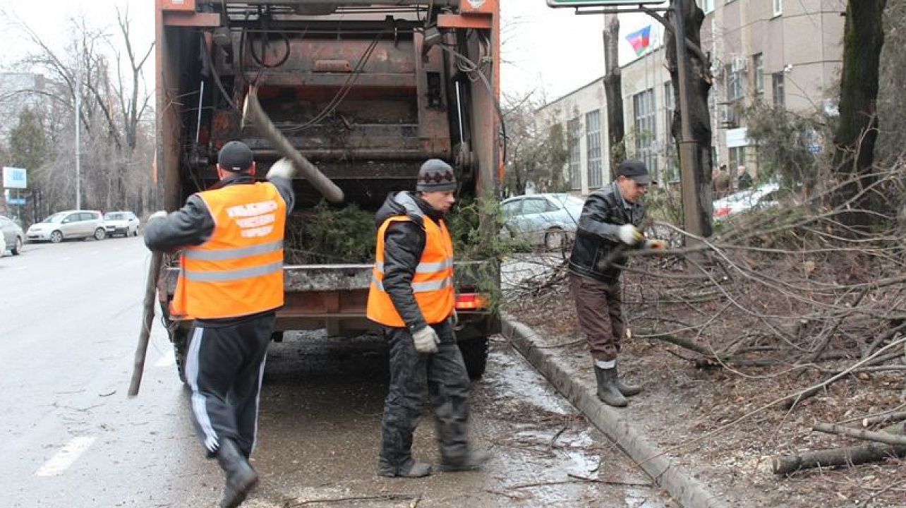 Уборка после стихийного бедствия в Оренбурге от 2898 руб