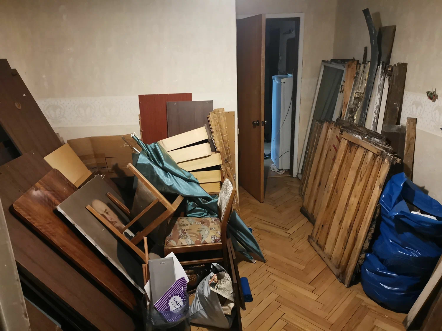 Демонтаж мебели с вывозом и утилизацией в Оренбурге в октябре