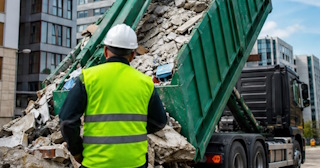 Вывоз строительного мусора в Оренбурге: услуги лицензированной компании — ПроМусор